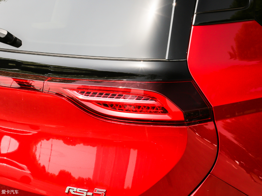 2019ERS-5 1.5T CVT{Ş V