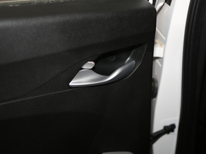 2019款1.5L CVT乐享型 国VI 空间座椅