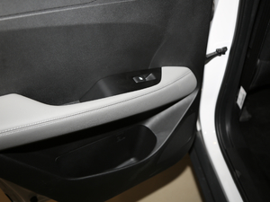 2019款1.5L CVT乐享型 国VI 空间座椅