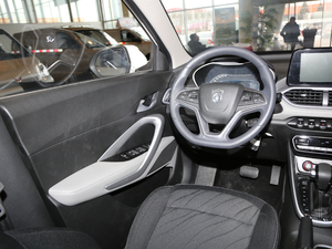 2019款1.5L CVT乐享型 国VI 中控区