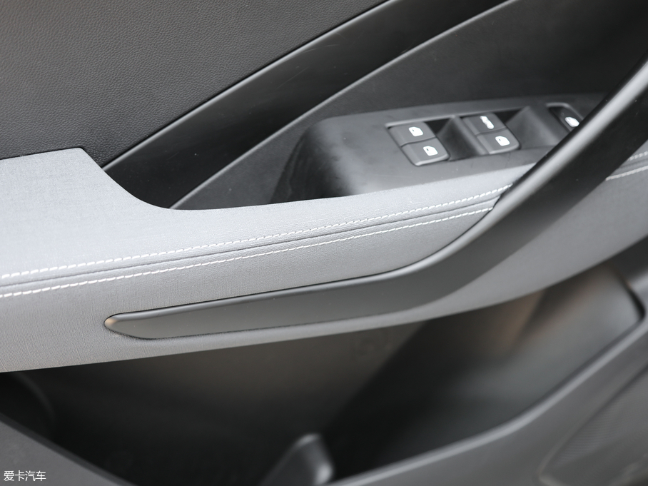 2019E530 1.5T CVTӢ 7 V