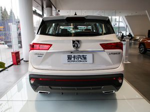 2019款1.5T CVT尊贵型 国V 正后	