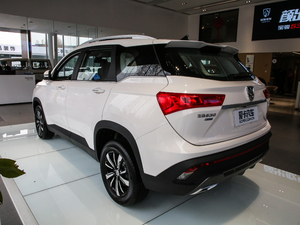 2019款1.5T CVT尊贵型 国V 左后45度