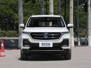2019款1.5T CVT精英型 7座 国V 正前