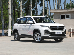 2019款1.5T CVT精英型 7座 国V 整体外观
