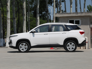 2019款1.5T CVT精英型 7座 国V 正侧（左）