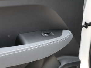 20191.5T CVTӢ 7 V п؅^