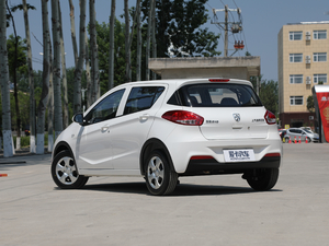 2017款1.5L 手动舒适型 左后45度