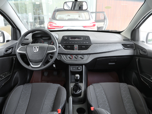 2017款1.5L 手动舒适型 内饰全景