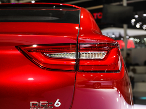 2019款1.5T CVT 24小时在线旗舰型 细节外观