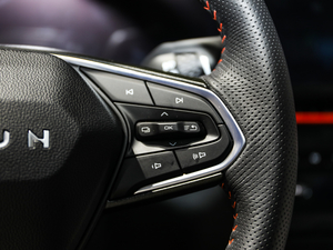 2019款1.5T CVT 24小时在线旗舰型 中控区