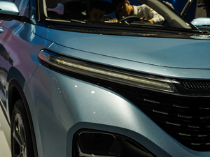 2019款1.5T CVT 24小时在线尊贵型 6座	 细节外观