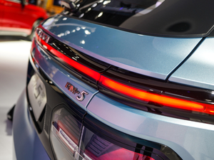 2019款1.5T CVT 24小时在线尊贵型 6座	 细节外观