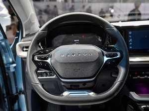 2019款1.5T CVT 24小时在线尊贵型 6座	 中控区
