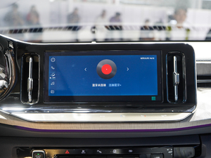 2019款1.5T CVT 24小时在线尊贵型 6座	 中控区