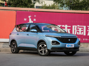 2019款1.5T CVT 24小时在线尊贵型 7座 整体外观