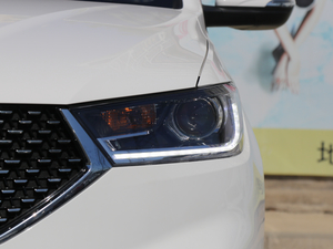 2019款1.5L CVT豪华型 国VI 大灯