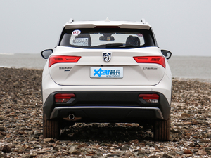 2020款1.5T CVT尊贵互联型 6座 正后	