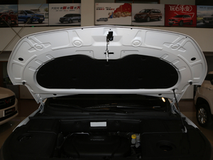 2020款1.5T CVT尊贵互联型 7座 其它