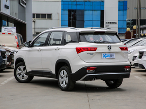 2020款1.5T 手动舒适型 6座 左后45度