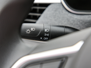 2020款1.5T 手动舒适型 6座 中控区