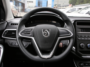 2020款1.5T 手动舒适型 6座 方向盘