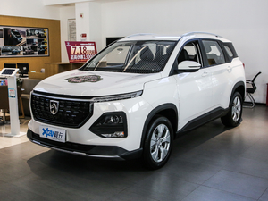 2020款1.5T 手动豪华型 6座 左前45度