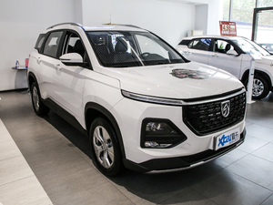2020款1.5T 手动豪华型 6座 整体外观