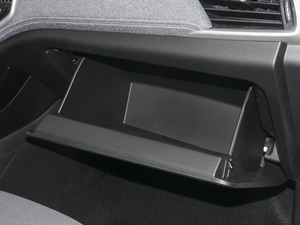 2020款1.5T 手动舒适型 5座 手套箱