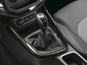 2020款1.5T 手动舒适型 5座 换挡杆
