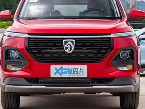 2020款1.5T CVT豪华互联型 6座 中网