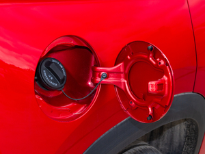 2020款1.5T CVT豪华互联型 6座 油箱盖