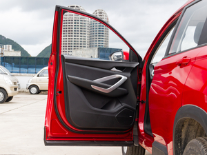 2020款1.5T CVT豪华互联型 6座 驾驶位车门