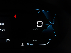 2020款1.5T CVT豪华互联型 6座 中控区
