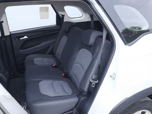 2020款1.5T 手动舒适型 7座 后排座椅