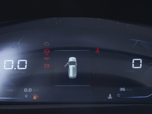 2020款1.5T 手动舒适型 7座 中控区