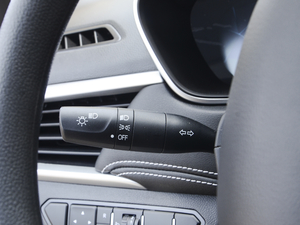 2020款1.5T 手动豪华型 5座 中控区