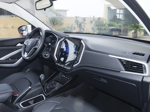 2020款1.5T 手动豪华型 5座 中控区
