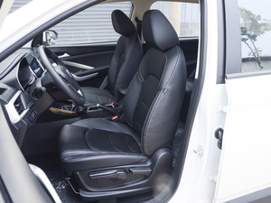 2020款1.5T 手动豪华型 5座 主驾驶座椅