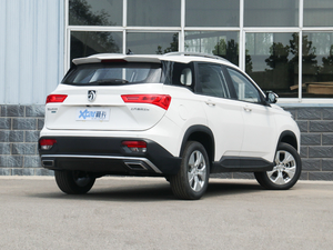 2020款1.5T 手动豪华型 5座 整体外观