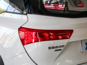 2020款1.5T CVT豪华互联型 5座 细节外观