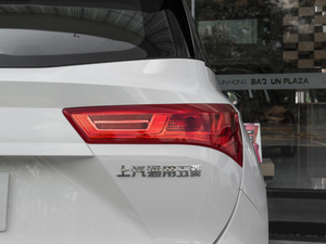 2021款1.5T 手动舒适型 全球车周年纪念版 5座 尾灯