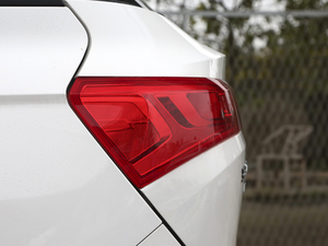 2021款1.5T 手动豪华型 全球车周年纪念版 6座 细节外观