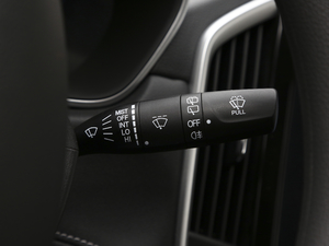 2021款1.5T 手动豪华型 全球车周年纪念版 6座 中控区