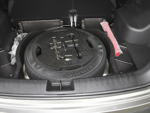 2021款1.5L 手动优享型 备胎