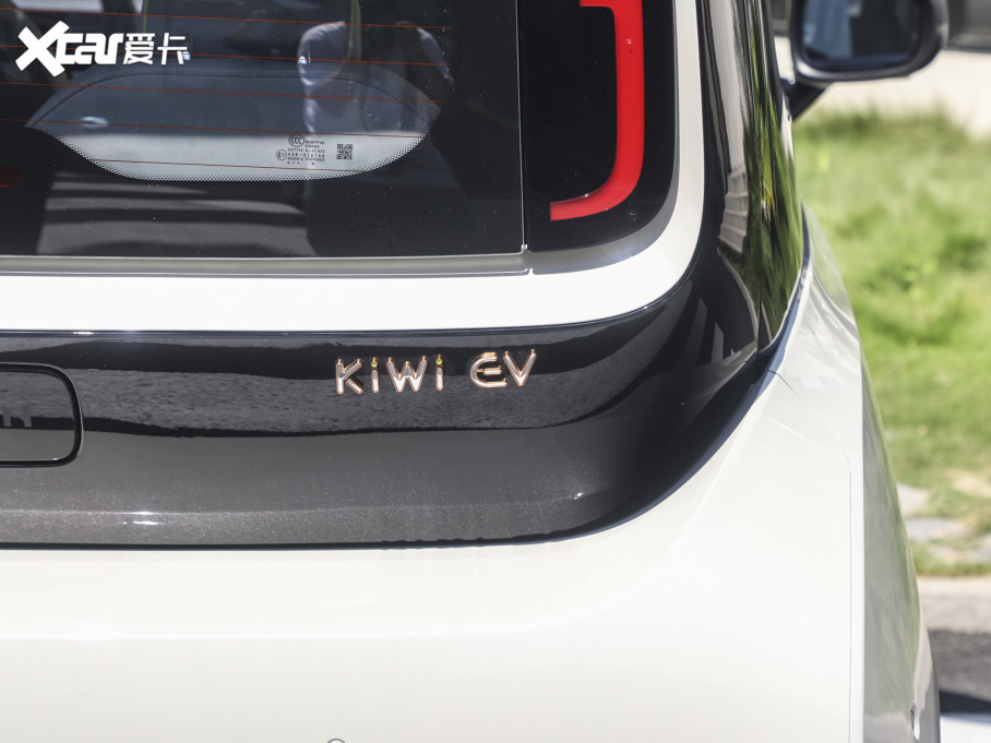 2021EKiWi EV ˇg F