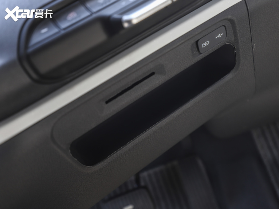 2021EKiWi EV ˇg F