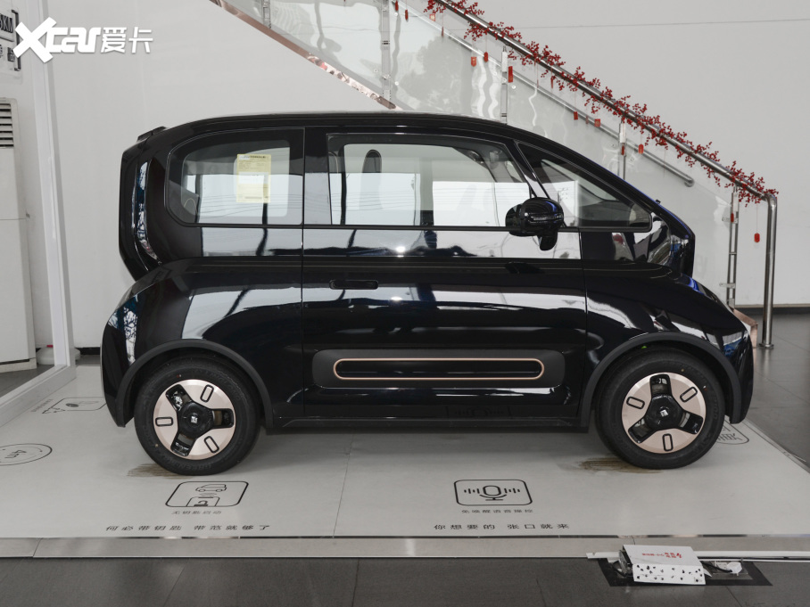 2022EKiWi EV ˇgp F