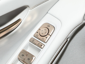 2025 600kmA п؅^