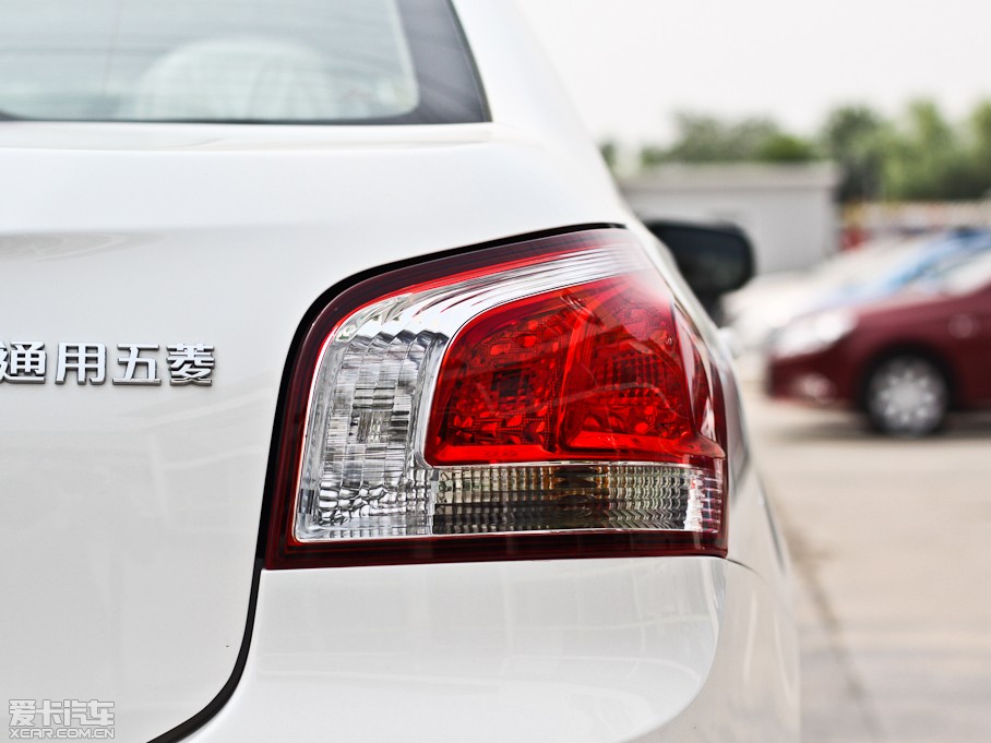 2012款宝骏630 1.5L DVVT 手动精英版